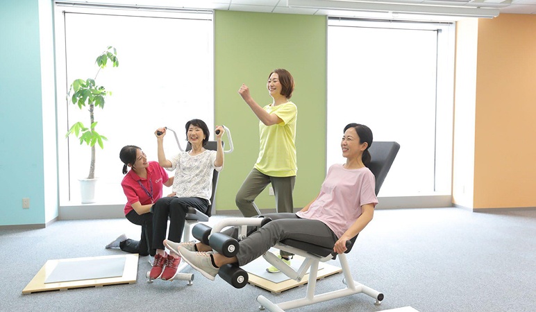 女性だけの30分フィットネス「カーブス」