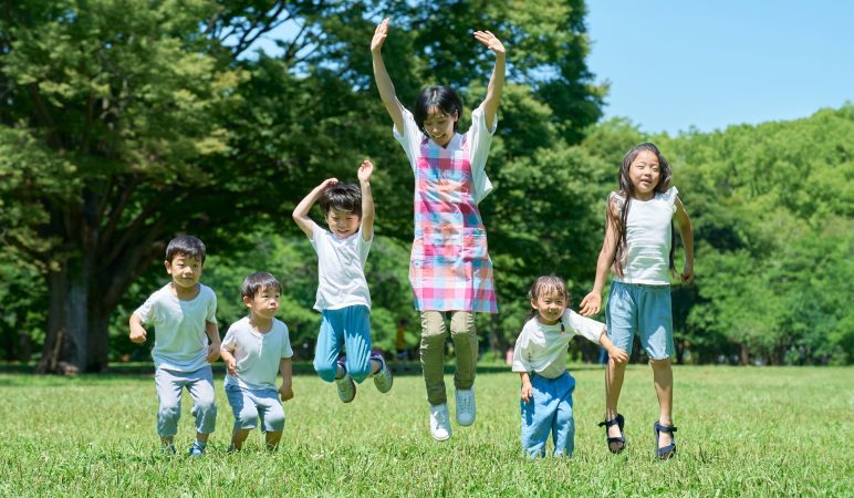送迎なしの児童発達支援事業所の児童指導員（スパーク京都左京店）
